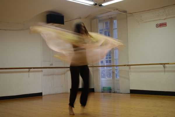 francesca mentre si allena col velo